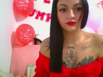 Discover our girls online shows and discover the company of countless livestreamers, with stunning shapes, sex toys and more.