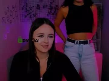 Discover our girls online shows and discover the company of countless livestreamers, with stunning shapes, sex toys and more.