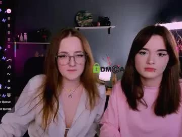 Discover our girls online shows and discover the company of countless livestreamers, with stunning shapes, sex toys and more.