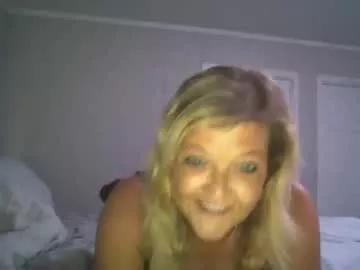 lilblonde412 from Chaturbate