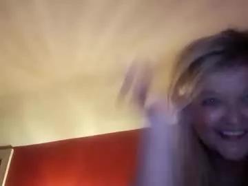 lilblonde412 from Chaturbate