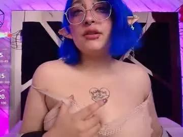 Discover our girls online shows and discover the company of countless livestreamers, with stunning shapes, sex toys and more.
