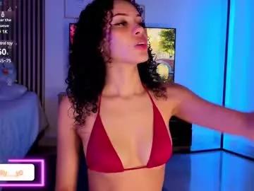 Discover our girls online shows and discover the company of countless livestreamers, with stunning shapes, sex toys and more.