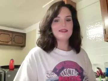 lillyadams222 from Chaturbate