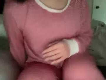 lillyadams222 from Chaturbate