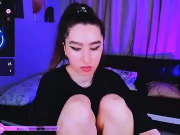 Discover our girls online shows and discover the company of countless livestreamers, with stunning shapes, sex toys and more.