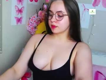 lilysweet13 from Chaturbate