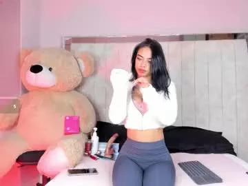 Discover our girls online shows and discover the company of countless livestreamers, with stunning shapes, sex toys and more.