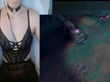 lilythrone from Chaturbate