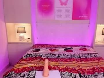 lilywhitee1 from Chaturbate