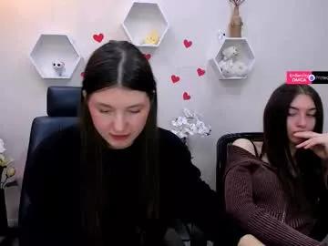 Discover our girls online shows and discover the company of countless livestreamers, with stunning shapes, sex toys and more.