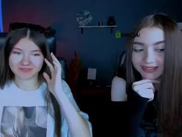 Discover our girls online shows and discover the company of countless livestreamers, with stunning shapes, sex toys and more.