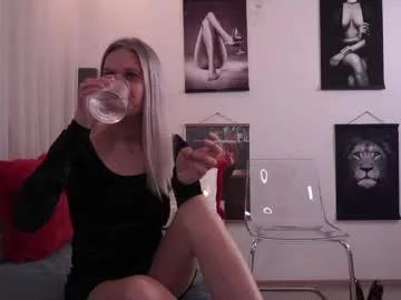 little_heart_andreea from Chaturbate