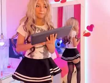 Discover our girls online shows and discover the company of countless livestreamers, with stunning shapes, sex toys and more.