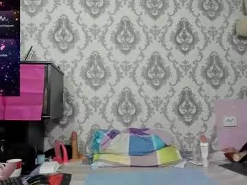 Discover our girls online shows and discover the company of countless livestreamers, with stunning shapes, sex toys and more.