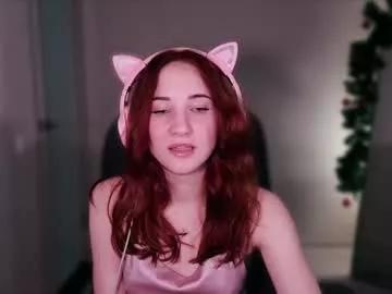 little_pretty_woman from Chaturbate