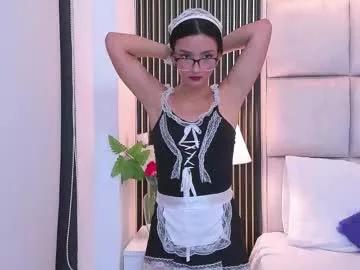 Discover our girls online shows and discover the company of countless livestreamers, with stunning shapes, sex toys and more.