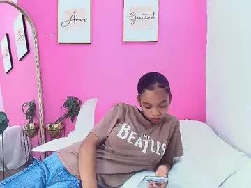 littleebonymommy from Chaturbate