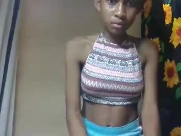 littleyanah from Chaturbate