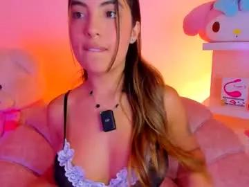 Discover our girls online shows and discover the company of countless livestreamers, with stunning shapes, sex toys and more.