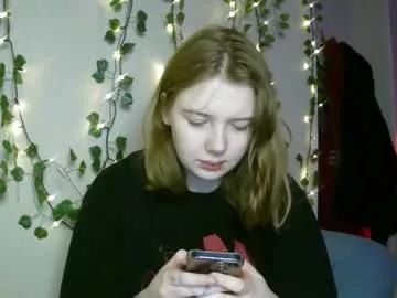 lollylol11 from Chaturbate