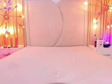 lolyyuno from Chaturbate