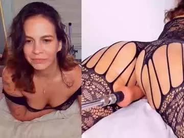 Discover our girls online shows and discover the company of countless livestreamers, with stunning shapes, sex toys and more.
