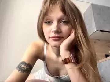 Lucykeely webcams show profile image 