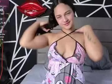 Discover our girls online shows and discover the company of countless livestreamers, with stunning shapes, sex toys and more.