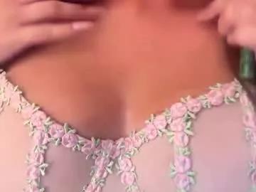 luuunaheartxxx from Chaturbate
