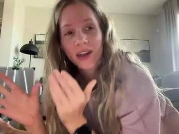 luxlovely111 from Chaturbate