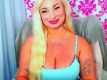 luxuriaaa from Chaturbate