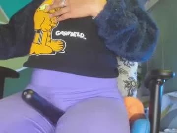 luzzy_cam from Chaturbate
