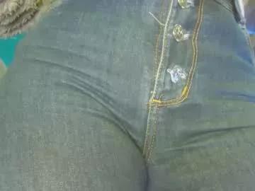 luzzy_cam from Chaturbate