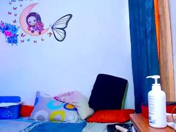 lyalatin4 from Chaturbate