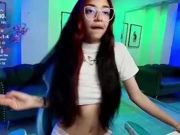 Discover our girls online shows and discover the company of countless livestreamers, with stunning shapes, sex toys and more.