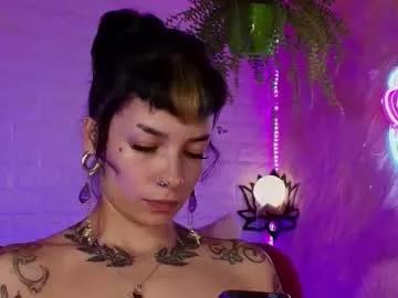 mamushka_ from Chaturbate