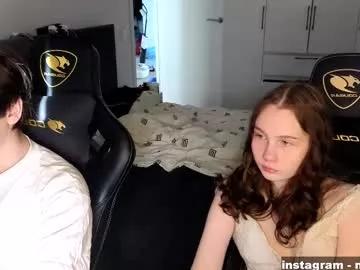 Discover our girls online shows and discover the company of countless livestreamers, with stunning shapes, sex toys and more.