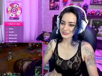 Discover our girls online shows and discover the company of countless livestreamers, with stunning shapes, sex toys and more.