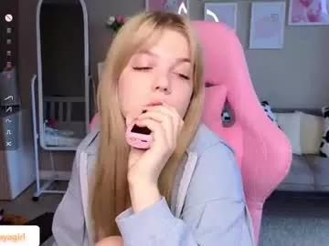 maya_blonde18 from Chaturbate
