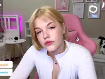 maya_blonde18 from Chaturbate