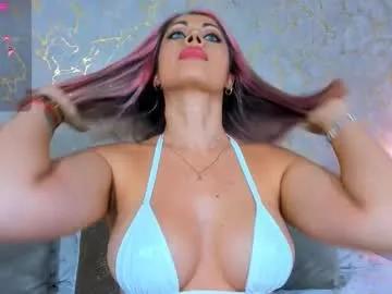 Discover our girls online shows and discover the company of countless livestreamers, with stunning shapes, sex toys and more.