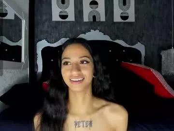 Discover our girls online shows and discover the company of countless livestreamers, with stunning shapes, sex toys and more.