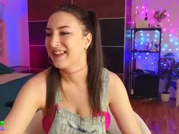 Discover our girls online shows and discover the company of countless livestreamers, with stunning shapes, sex toys and more.