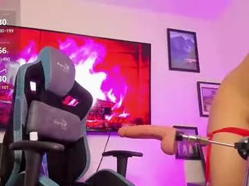Discover our girls online shows and discover the company of countless livestreamers, with stunning shapes, sex toys and more.