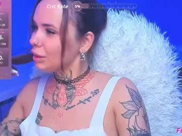Discover our girls online shows and discover the company of countless livestreamers, with stunning shapes, sex toys and more.