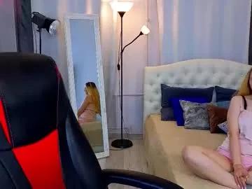 Discover our girls online shows and discover the company of countless livestreamers, with stunning shapes, sex toys and more.