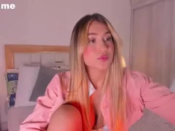 Discover our girls online shows and discover the company of countless livestreamers, with stunning shapes, sex toys and more.