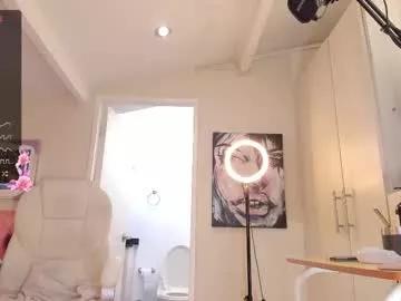 missketzaly from Chaturbate