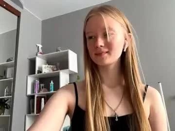 mittietonge from Chaturbate is Freechat
